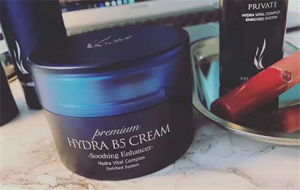 ahc面霜为什么会起颗粒，涂面霜搓泥起颗粒的原因 AHC 面霜 第1张