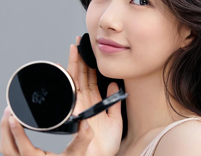 补妆怎么直接擦气垫，秋冬季脱粉掉粉补妆方法 气垫 使用气垫补妆 使用气垫补妆步骤方法图片 美妆 第1张