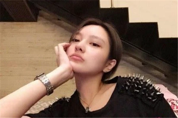 哪些类型的女性敢素颜出门，化妆品也会伤害肌肤 素颜出门 伤害肌肤 第2张