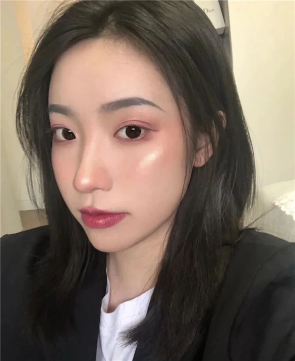 2020「女人必买10款口红」合集，有一半都不适合黄皮 口红 第2张