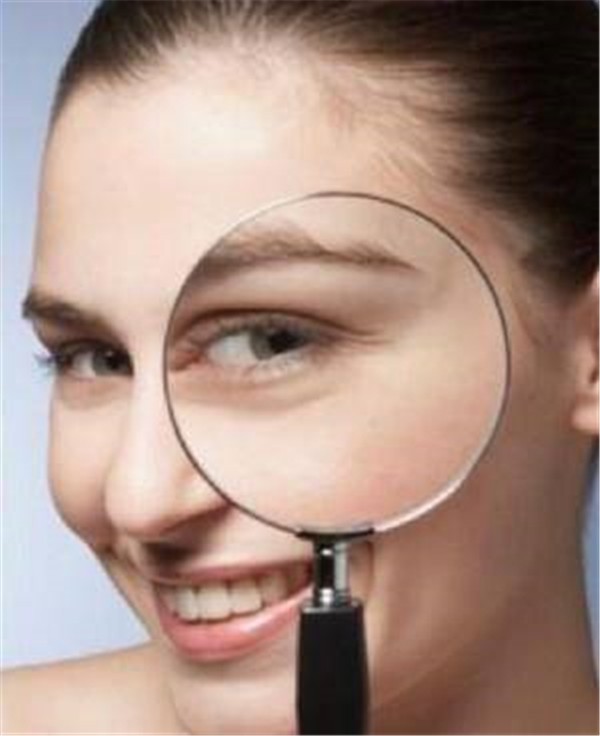 岁月的痕迹让你猝不及防，眼角出现皱纹难以消除 眼角 皱纹 第1张