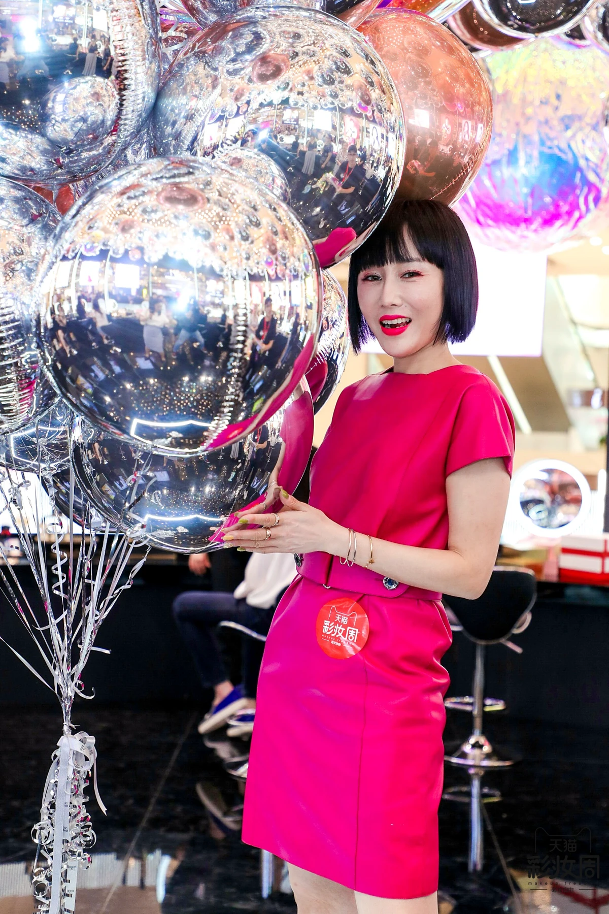 彩妆魔鬼李佳琦和妖孽师洋同时出现会怎样，天猫彩妆周告诉你 彩妆 李佳琦 天猫彩妆周 美妆 第10张