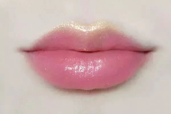 嘴唇唇纹很深,有什么好的办法改善一下 嘴唇 第2张 嘴唇唇纹很深,有什么好的办法改善一下 嘴唇 第2张