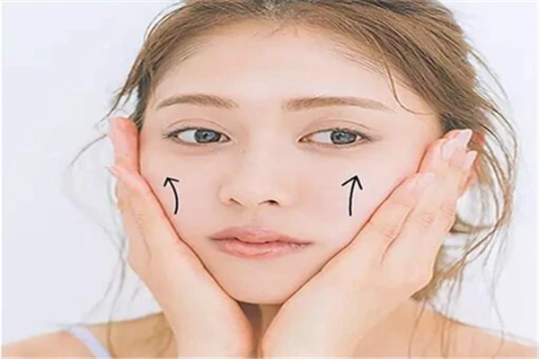 女性怎么做才能有效瘦脸,按摩脸部有助于去除水肿 瘦脸 去除水肿 第5张 女性怎么做才能有效瘦脸,按摩脸部有助于去除水肿 瘦脸 去除水肿 第5张