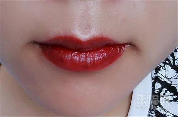 漂唇颜色太红怎么办 护肤 第3张
