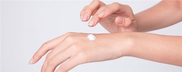 没开封的护手霜过期了还能用吗，过期的护手霜可以涂脚吗 护肤 第1张