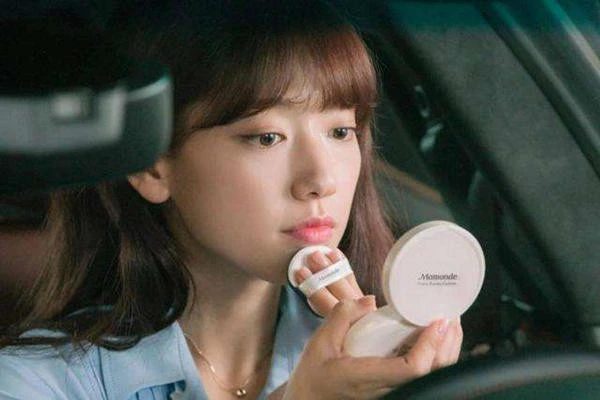 隔离霜和粉底液先用哪个，底妆上妆的正确步骤 隔离霜 粉底液 第2张