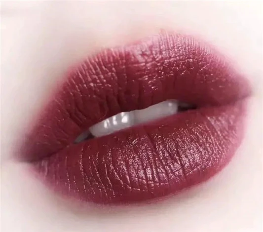 一看就喜欢，一涂就翻车的「热门色」，太坑人 你踩雷了几个 口红 第2张