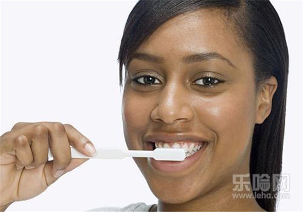 小苏打刷牙要加牙膏吗 护肤 第1张