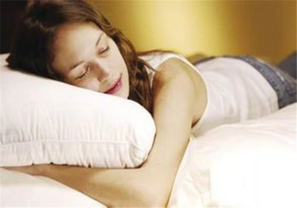 开灯睡觉皮肤会变黑吗 护肤 第3张 开灯睡觉皮肤会变黑吗 护肤 第3张