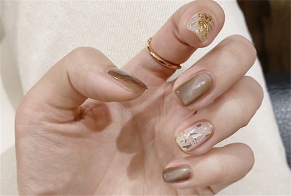 6款适合春季的美甲，健康渐变色法式美甲 美甲 法式 第1张