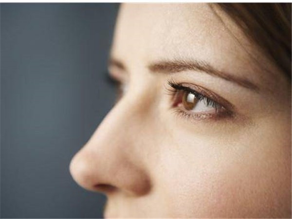 去除眼角皱纹的妙招：饭团按摩吸附眼角污物 眼角 皱纹 第1张