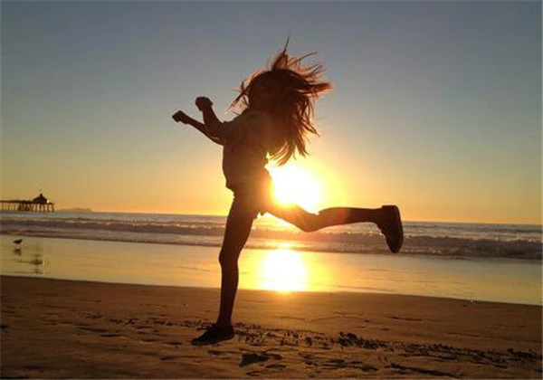 防晒霜可以用粉扑吗，用防晒霜要卸妆吗 护肤 第2张