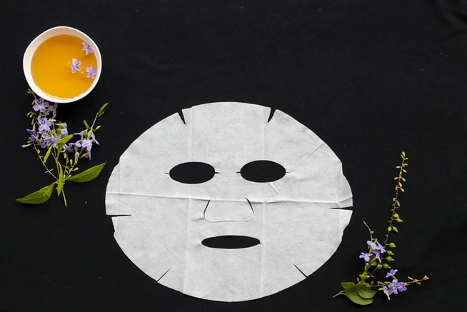 敷完面膜脸老是干干的是怎么回事，这些护肤小百科不说不知道 面膜 敷面膜脸很干 敷完面膜脸部很干怎么办 护肤 第2张