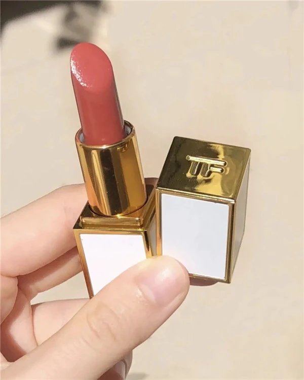 适合秋冬的口红颜色，气质温柔又斩男 口红 第9张