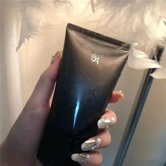 钞票的味道，贵妇级洗面奶，每使用一次几十块就没了 贵妇 洗面奶 第5张