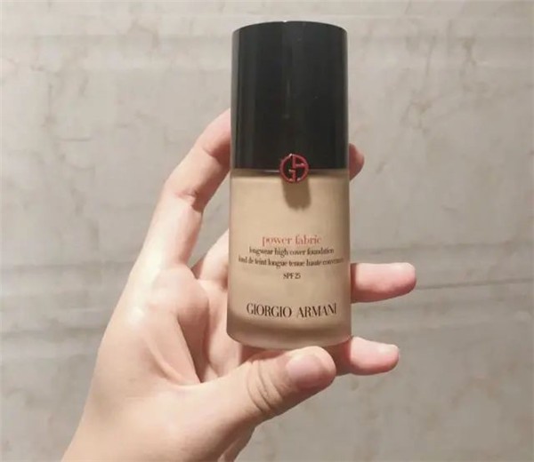 四款大牌热门粉底测评 粉底液 热门 测评 第1张