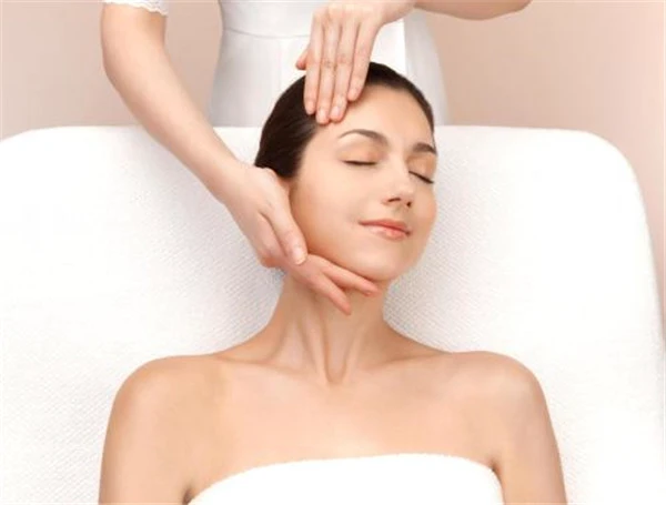 脸上痘痘多怎么办，有什么可以去除痘痘的好办法 痘痘 第2张