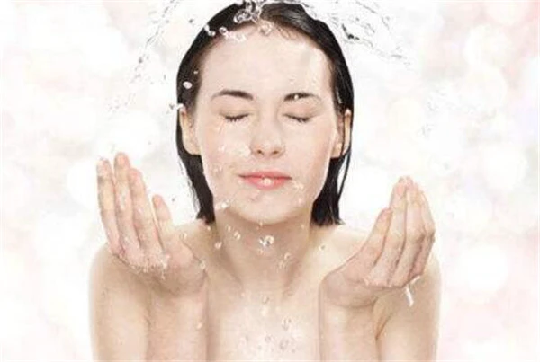 怎么洗脸最干净，想要无暇水润肌肤，先把脸洗干净再说！ 护肤 第2张