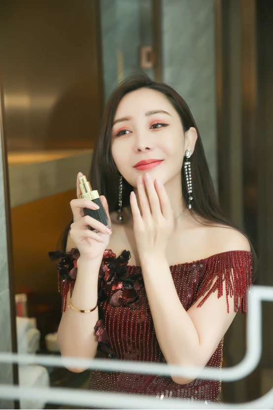 时尚魔头贺冬冬出席中国非遗文化盛典，正倾力打造下一个「故宫口红」 贺冬冬 故宫口红 美妆 第4张