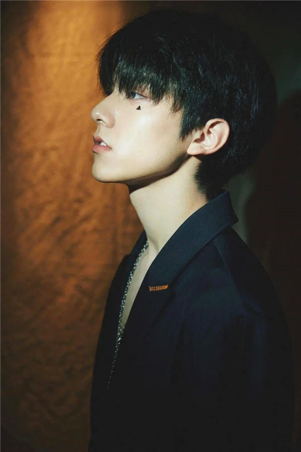 武则天复古妆搭配一袭红装令人惊艳至极 复古妆 红装 第6张 武则天复古妆搭配一袭红装令人惊艳至极 复古妆 红装 第6张