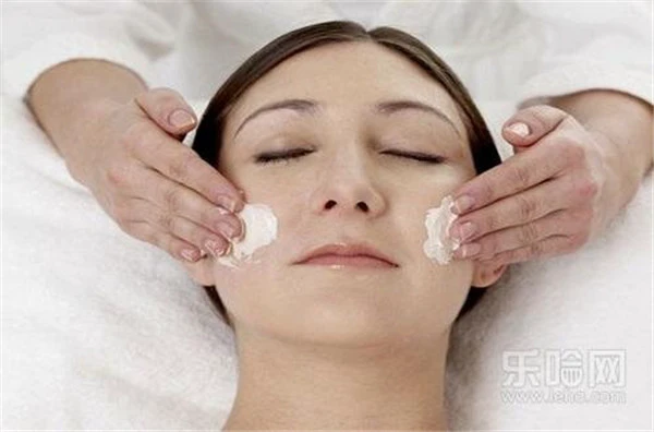 干性皮肤多久去一次角质 护肤 第2张