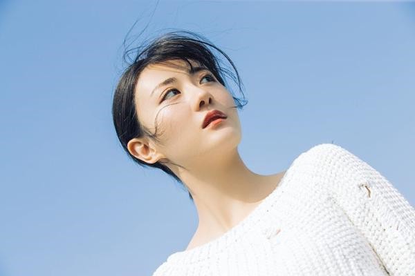 换季脸上起干皮屑有没有什么办法处理 水分 第1张