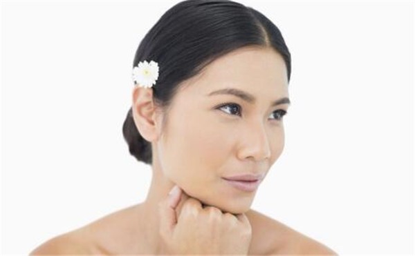 中医养生的祛斑偏方：冰片消痘膏排毒、瘦脸 中医 祛斑 第1张