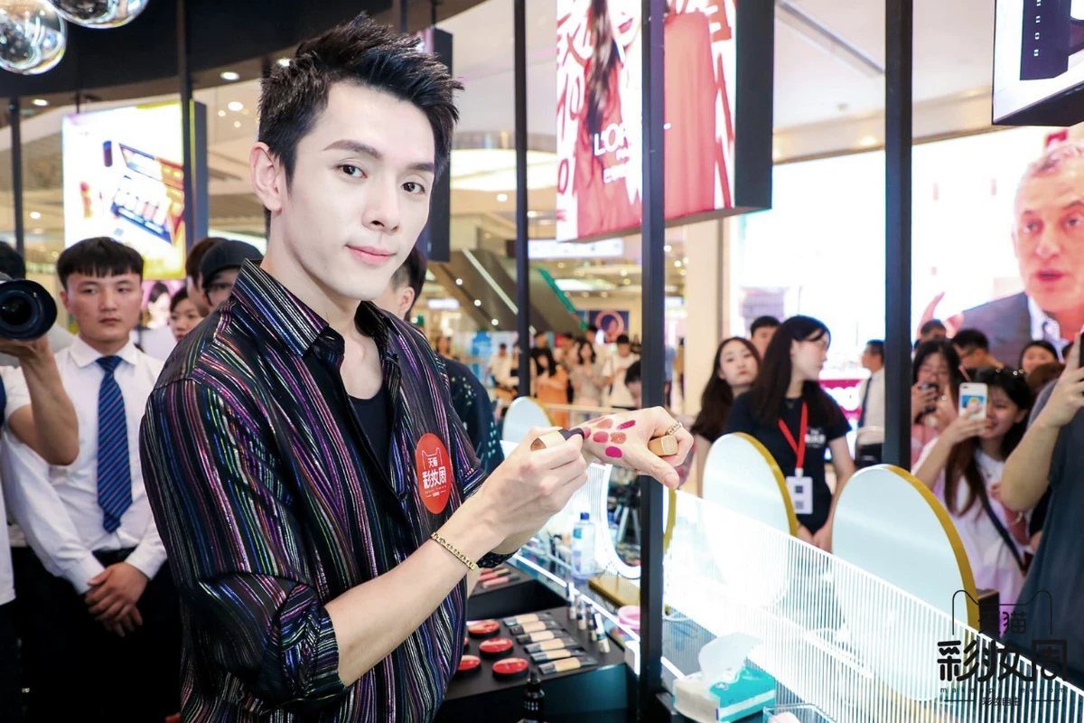 彩妆魔鬼李佳琦和妖孽师洋同时出现会怎样，天猫彩妆周告诉你 彩妆 李佳琦 天猫彩妆周 美妆 第5张