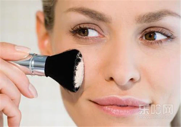 夏天出汗用什么化妆品 护肤 第2张