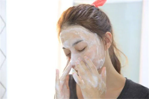 氨基酸洗面奶的功效与作用 护肤 第4张