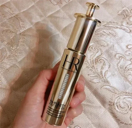 赫莲娜抗老明星有哪些，HR高光瓶才真抗衰，黑绷带比白绷带好 郝莲娜 第5张