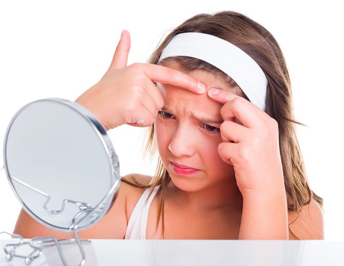 长痘痘能不能化妆，痘痘脸上妆技巧分享 化妆 长痘痘 长痘痘怎么化妆 美妆 第1张