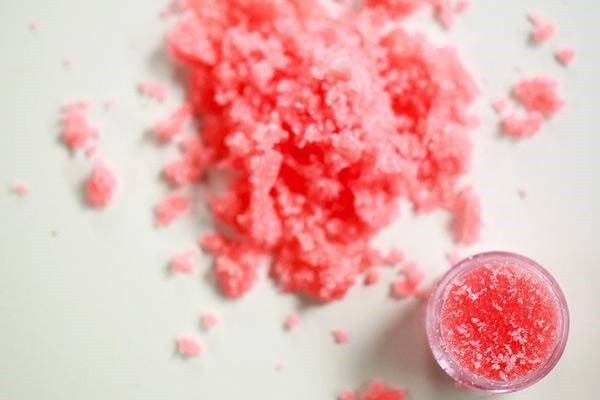 迪凯瑞水乳应该如何使用,它在白天可以用吗 凯瑞 第1张 迪凯瑞水乳应该如何使用,它在白天可以用吗 凯瑞 第1张