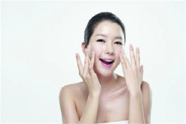 女性美容保养的误区，常年使用淡斑点产品产生红血丝 美容保养 误区 第2张