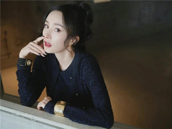 浆果色妆容精致又高级，豆沙色口红清冷淡雅 浆果色 豆沙色 第10张