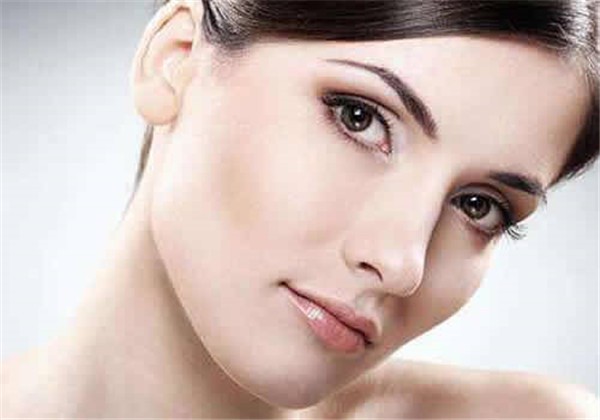 天生皮肤黑怎么全身变白 护肤 第1张