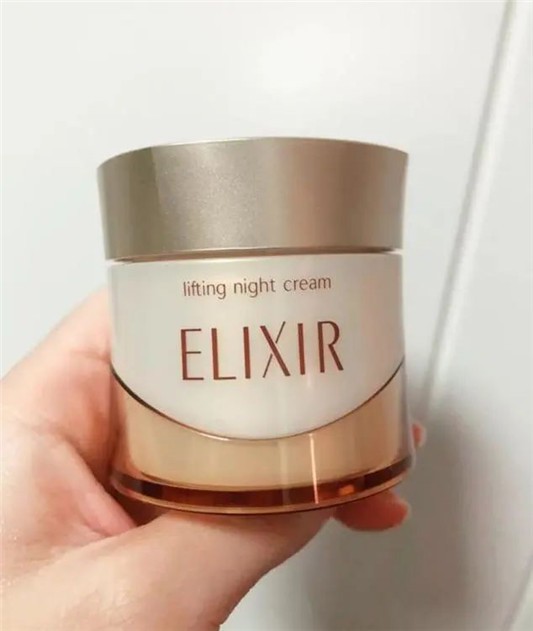 种草测评,这4款网红人气面霜深层滋养将水分紧锁,维持柔嫩亮泽 面霜 第1张 种草测评,这4款网红人气面霜深层滋养将水分紧锁,维持柔嫩亮泽 面霜 第1张