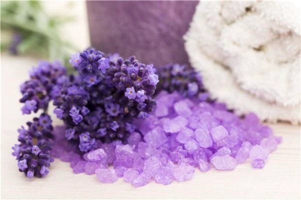 泡澡浴盐要怎么使用才是正确的，浴盐泡澡的作用是什么 浴盐 第2张