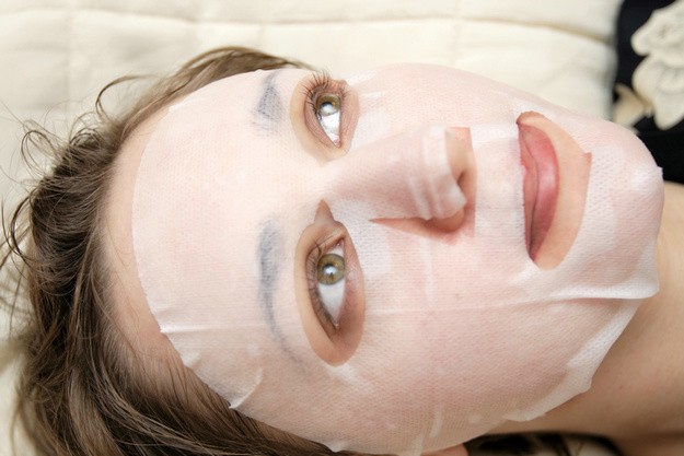 敷完面膜后过多久洗脸最好,这些护肤常识不说你都不知道 面膜 敷面膜 敷完面膜后过多久洗脸最好 护肤 第2张 敷完面膜后过多久洗脸最好,这些护肤常识不说你都不知道 面膜 敷面膜 敷完面膜后过多久洗脸最好 护肤 第2张