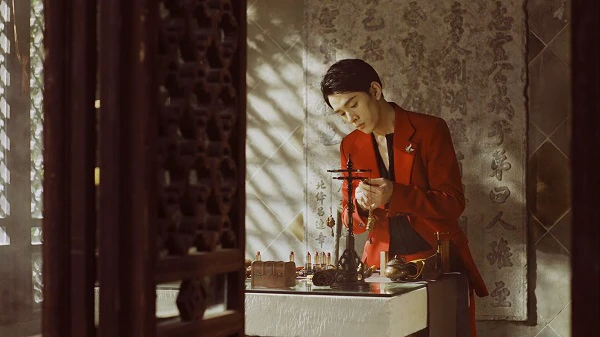 李佳琦担任花西子首席推荐官，力荐花西子全新雕花口红 美妆 花西子 花西子怎么样 第2张