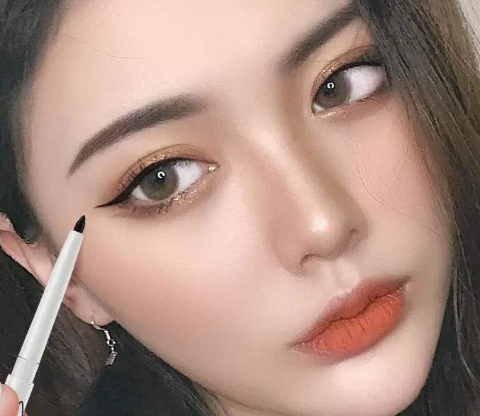 日常妆必须要画眼线吗，不同眼型的正确眼线画法 眼线 眼线画法 眼线正确画法图片 美妆 第4张