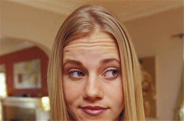 补充胶原蛋白可保持肌肤弹性，对去除抬头纹有明显效果 胶原蛋白 肌肤 第1张