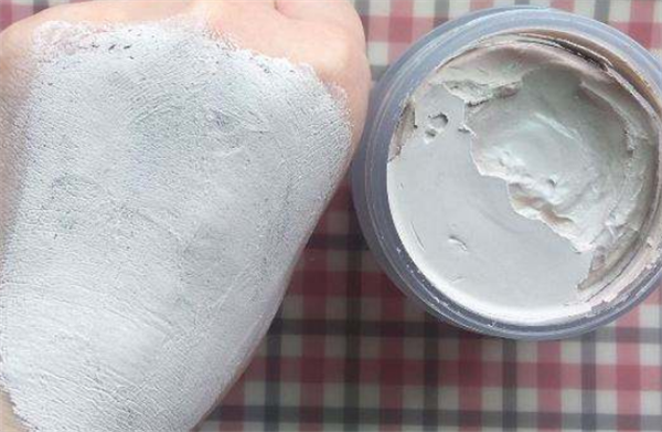 泥状面膜可以涂多厚，泥状面膜怎么涂才均匀 泥状 面膜 第1张