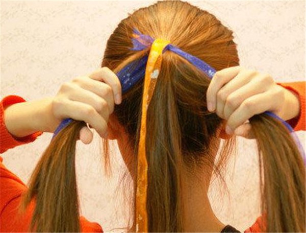 一个人怎么扎麻花辫 麻花辫 扎麻花辫 美妆 第1张