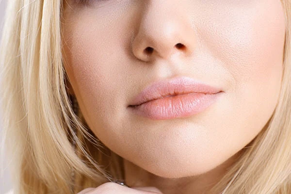 嘴唇干裂脱皮怎么办，嘴唇保养应该怎么做 嘴唇 第2张