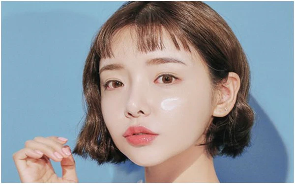 化妆的正确步骤到底是什么样子，阴天就不用涂抹防晒 正确 步骤 第2张