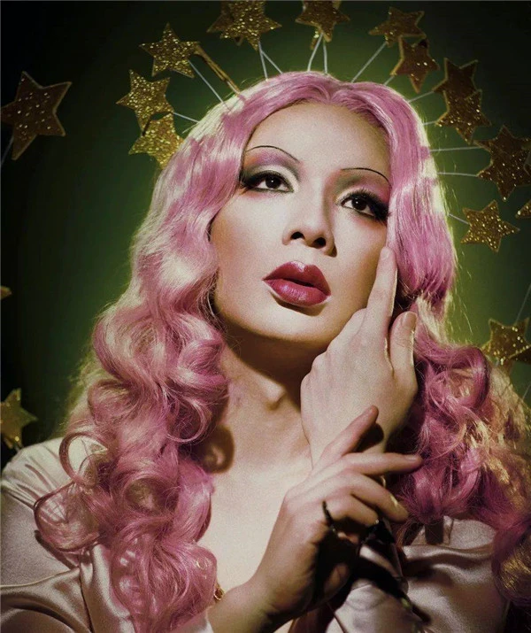 万圣节妆容化妆技巧分享,Detox主题妆容尽显复古 万圣节 化妆 第2张 万圣节妆容化妆技巧分享,Detox主题妆容尽显复古 万圣节 化妆 第2张