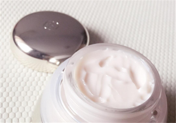 皮肤不好的人不建议使用a醇，a醇可以搭配的面霜 皮肤 a醇 第1张