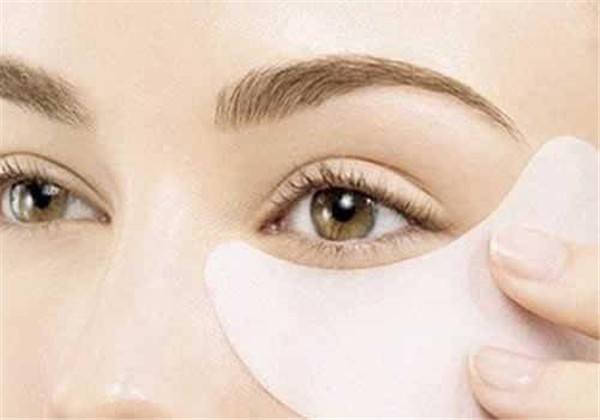 眼膜跟面膜先贴哪一个，跟贴的面膜类型有关系！ 护肤 第1张